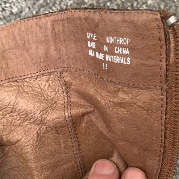 🌹4/$30 TWO LIPS heeled ankle boots - Picture 7 of 8